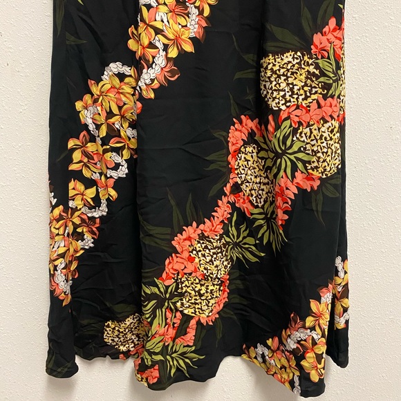Hilo Hattie Women's Hawaiian Dress 
Size Small - Picture 8 of 8